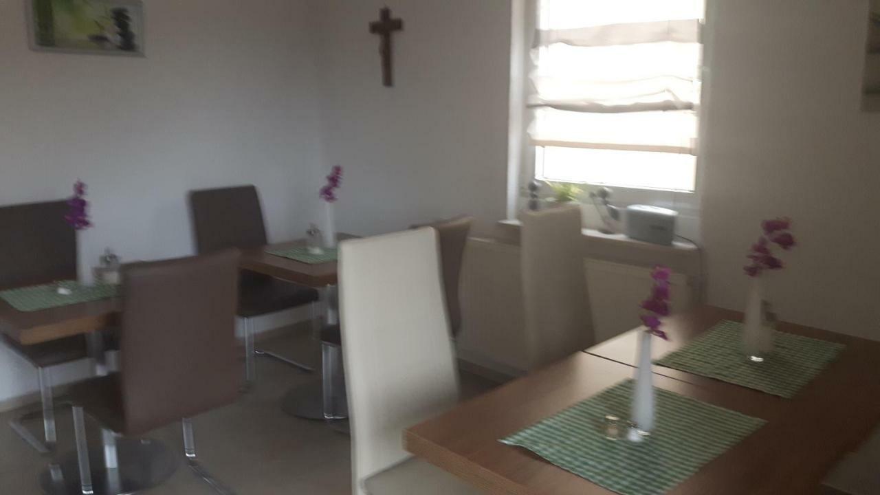 Gaestehaus Engelhard Pension Karbach  Екстер'єр фото